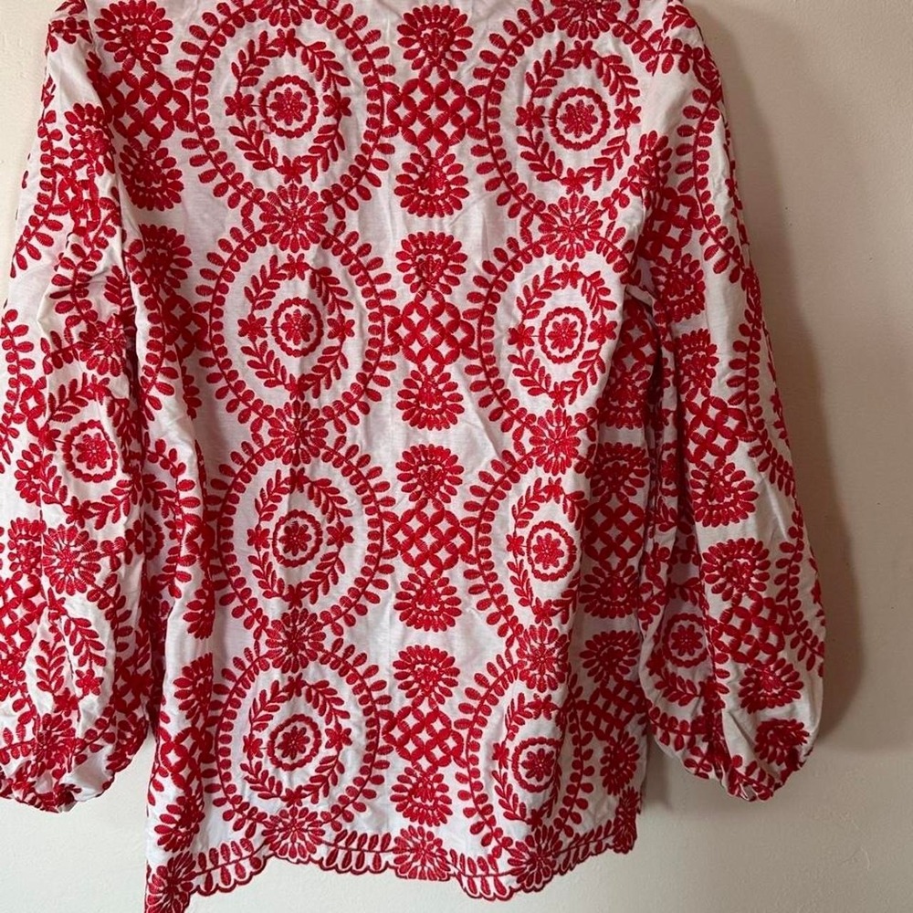 Red and white embroidered polyester blouse with circular floral motifs, size XL - Picture 8 of 8